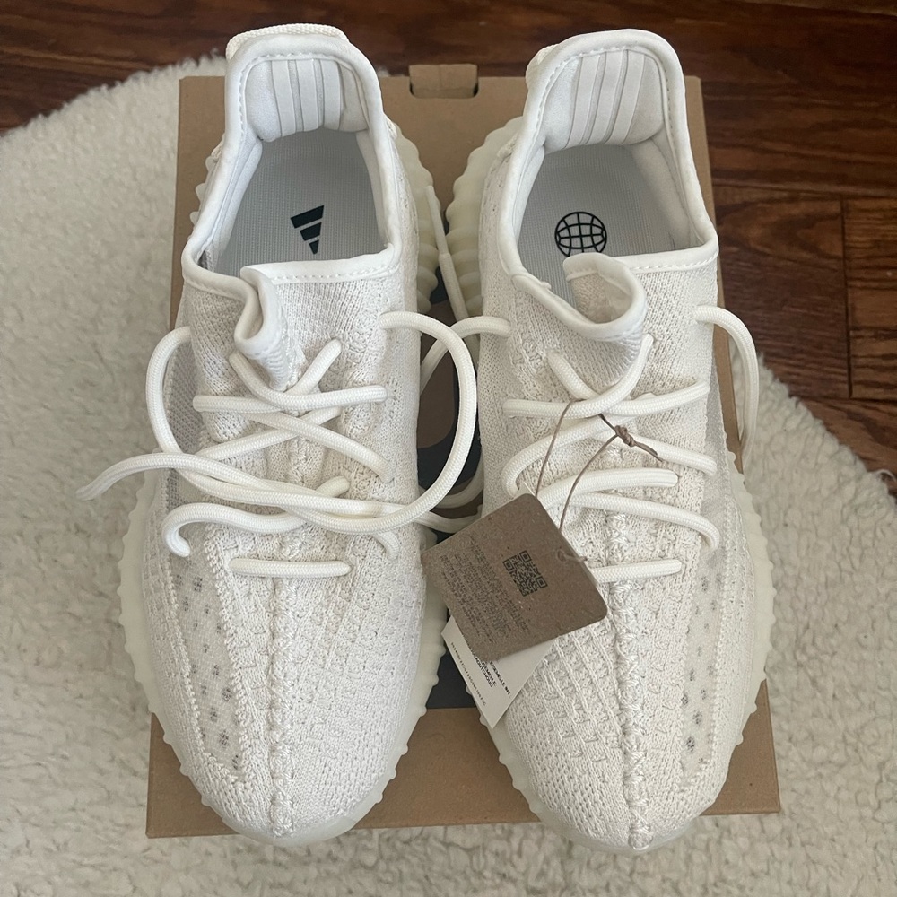 Yeezy 350 V2 BONE